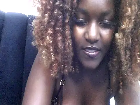 MoonlighMaya online show from July 2026 02:37:02 PM
