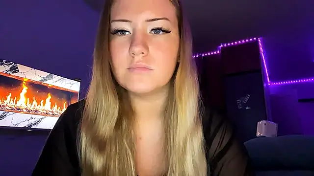 Snapshot of Lisi_Kiss_ chatting on June 2026 06:51:01 PM Lisi Kiss online show from June 2026 06:51:01 PM