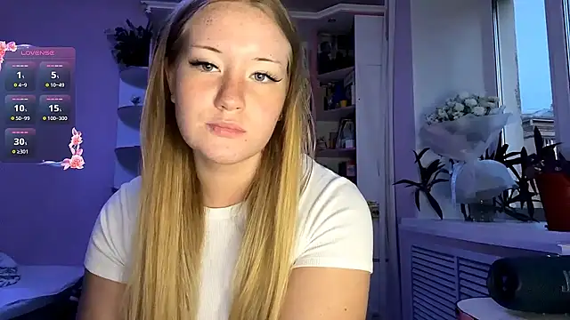 Snapshot of Lisi_Kiss_ chatting on June 2026 06:03:01 PM Lisi Kiss online show from June 2026 06:03:01 PM