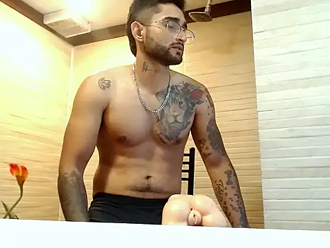 RaulDickins online show from May 2026 02:45:01 PM