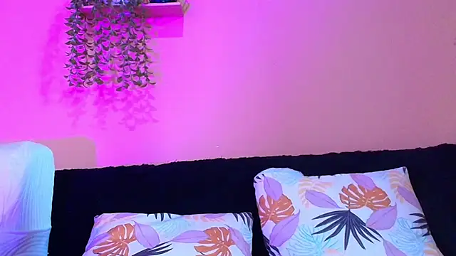 Snapshot of Lindaevans1 chatting on July 2026 04:13:01 PM Lindaevans1 online show from July 2026 04:13:01 PM