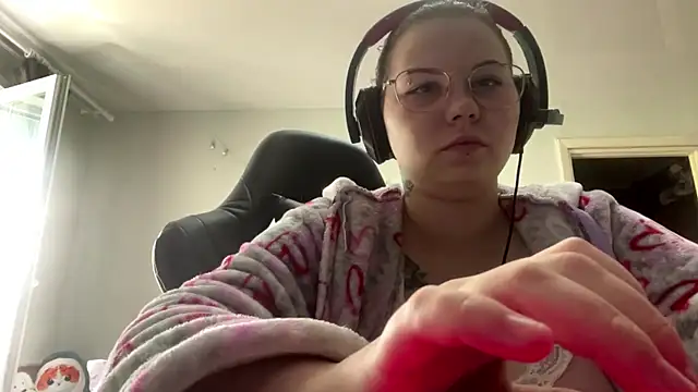 Redhair girl online show from June 2026 12:55:01 PM