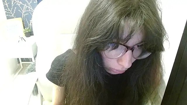 Snapshot of Allyshon_ chatting on June 2026 12:32:02 AM Allyshon online show from June 2026 12:32:02 AM
