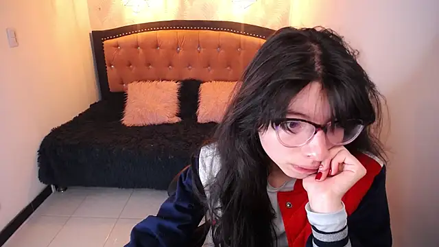 Snapshot of Allyshon_ chatting on June 2026 08:00:01 PM Allyshon online show from June 2026 08:00:01 PM