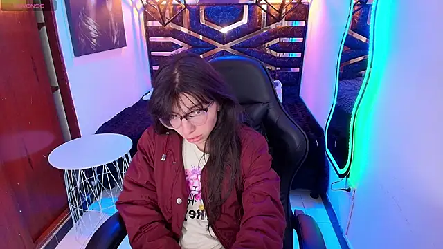 Snapshot of Allyshon_ chatting on June 2026 07:57:02 PM Allyshon online show from June 2026 07:57:02 PM