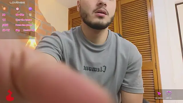 Brandon 01 online show from May 2026 07:53:01 PM