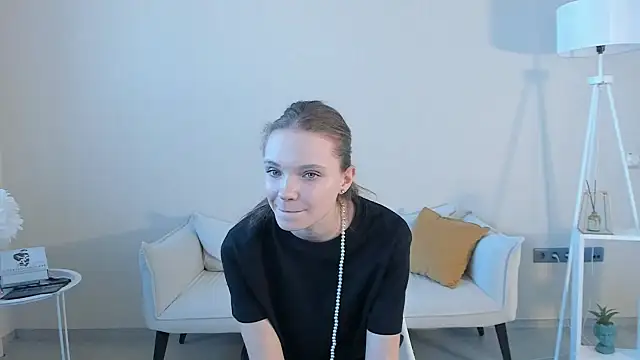 EstelleCondra online show from May 2026 05:57:01 AM