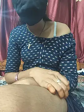 Snapshot of reshma124 chatting on July 2026 05:15:02 PM reshma124 online show from July 2026 05:15:02 PM