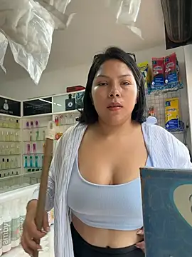 ISABELLA  LUNA online show from July 2026 12:20:02 PM