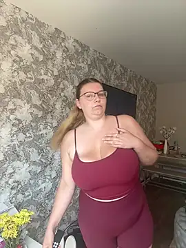 Snapshot of LucieLouBabe chatting on July 2026 11:25:02 AM LucieLouBabe online show from July 2026 11:25:02 AM