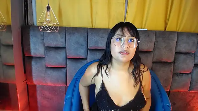 Girl Scarlett  online show from May 2026 11:37:01 AM