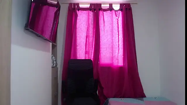 Valeria Santos  online show from June 2026 01:11:01 PM