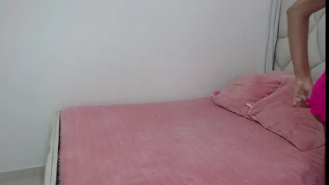 Valeria Santos  online show from July 2026 02:42:02 PM