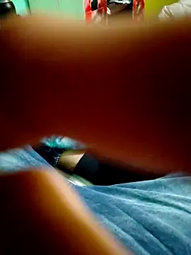 Emiiliaano online show from July 2026 05:04:01 AM