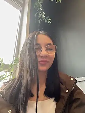 Snapshot of KameliaMur chatting on May 2026 04:52:01 AM KameliaMur online show from May 2026 04:52:01 AM