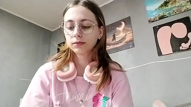 Michelllle online show from May 2026 12:12:01 PM
