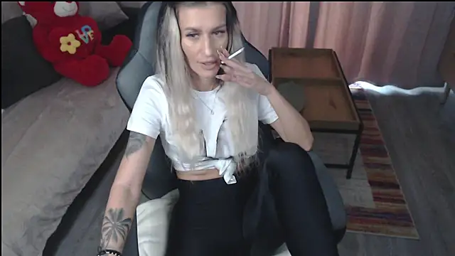 aryanne98 online show from May 2026 07:02:02 AM