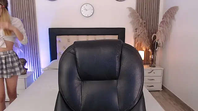 Sia Foxx01 online show from June 2026 03:37:02 AM