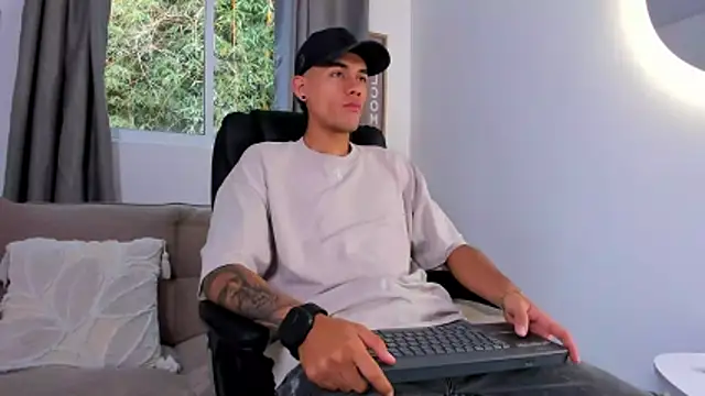 NickCopeer  online show from June 2026 12:29:02 PM