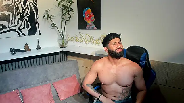 Snapshot of RikyAaron chatting on June 2026 01:03:01 AM RikyAaron online show from June 2026 01:03:01 AM