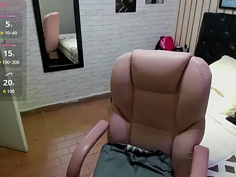 nikki nikoll online show from June 2026 11:53:02 PM