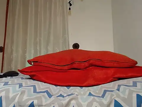 Snapshot of ZoeTracy chatting on June 2026 07:33:01 AM ZoeTracy online show from June 2026 07:33:01 AM