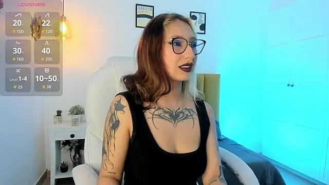 Snapshot of Natasha__monroe chatting on June 2026 12:47:02 PM Natasha monroe online show from June 2026 12:47:02 PM