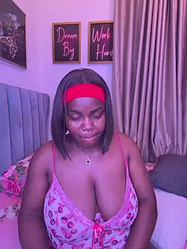 Snapshot of CasadelRe chatting on May 2026 11:43:01 PM CasadelRe online show from May 2026 11:43:01 PM