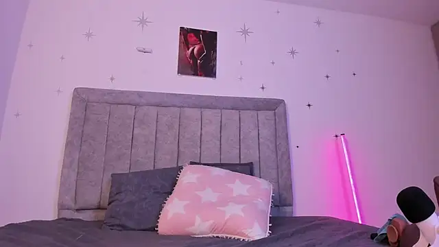 DannaRobers online show from July 2026 03:23:01 AM