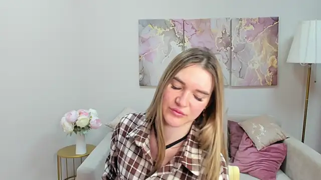 RoxyReignn online show from June 2026 10:24:02 PM