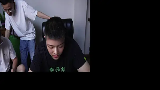 xiaomeiOOO online show from May 2026 12:00:02 PM