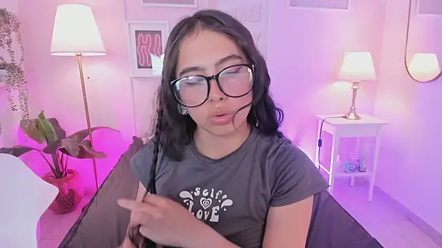 Kimdyy  online show from July 2026 07:16:01 PM