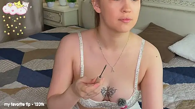 Snapshot of PlayfulMelly chatting on July 2026 09:00:01 AM PlayfulMelly online show from July 2026 09:00:01 AM