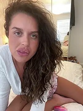Bonniebbb online show from July 2026 12:00:01 PM