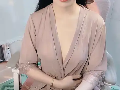 -Naomii  online show from July 2026 06:17:01 AM