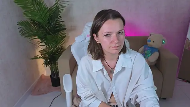 kira hatti online show from June 2026 12:33:01 PM
