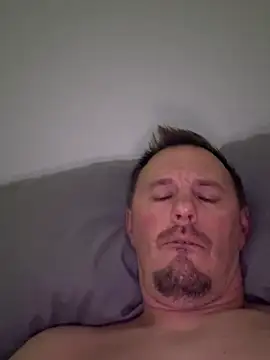 Hardpaul85 online show from June 2026 06:23:01 PM