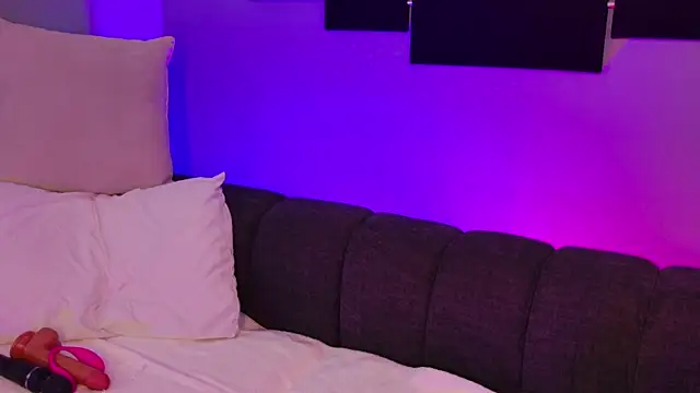 ambar midnigth online show from June 2026 04:00:02 AM
