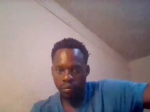 Snapshot of loonyMuse chatting on July 2026 07:44:01 AM loonyMuse online show from July 2026 07:44:01 AM