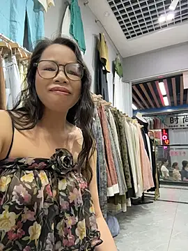 honghong mother online show from July 2026 01:15:01 PM