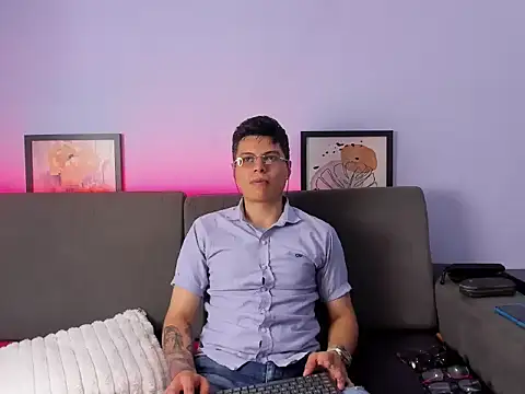 AquilesTaylor online show from June 2026 12:50:02 PM