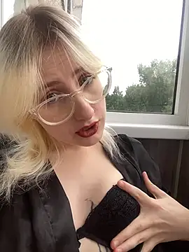 xp blondie online show from June 2026 12:47:02 PM
