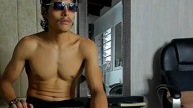 tommyhot7 online show from July 2026 11:00:02 PM
