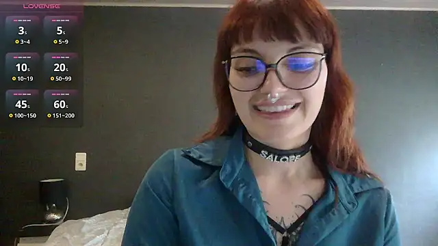 Roxane Bloodycherry online show from June 2026 04:22:01 PM