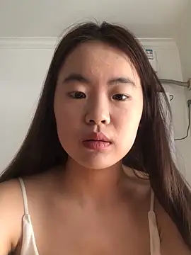 YiYi5520 online show from June 2026 05:42:01 AM