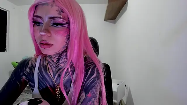 Snapshot of Nickidoll66_ chatting on June 2026 09:51:01 PM Nickidoll66 online show from June 2026 09:51:01 PM