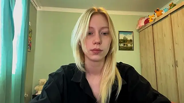 Snapshot of BossedFrog chatting on July 2026 02:01:01 PM BossedFrog online show from July 2026 02:01:01 PM
