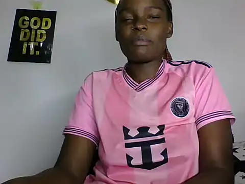 Snapshot of MissElsie21 chatting on June 2026 05:59:01 PM MissElsie21 online show from June 2026 05:59:01 PM