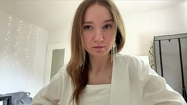 Snapshot of smalllisa chatting on June 2026 02:11:01 PM smalllisa online show from June 2026 02:11:01 PM