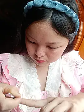 Snapshot of Linna-bae chatting on June 2026 01:50:02 AM Linna-bae online show from June 2026 01:50:02 AM